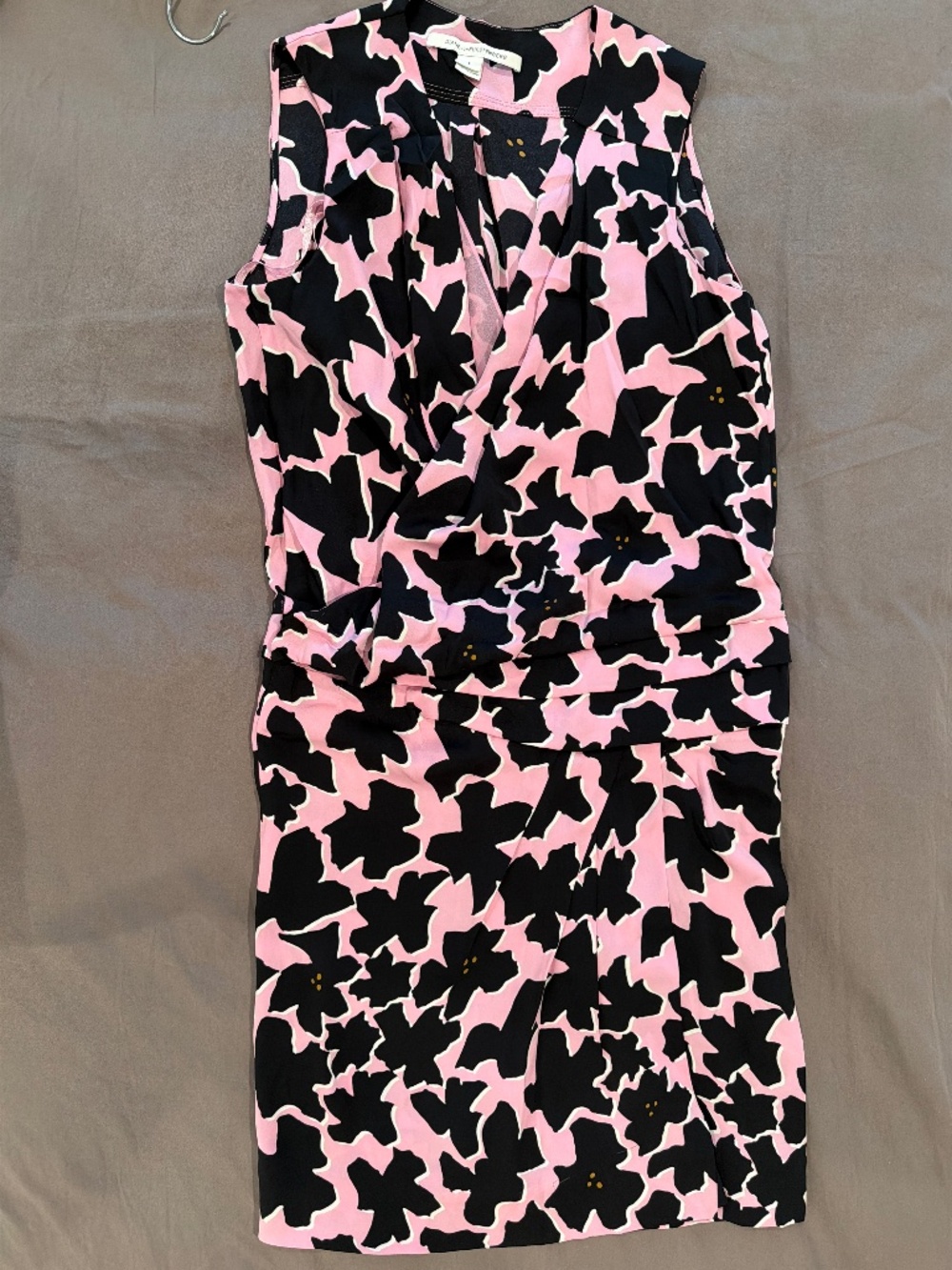 Diane von Furstenberg Pink & Black Floral Dress | Size 8 | Designer